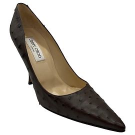 Jimmy Choo Pumps mit spitzer Kappe aus Leder in brauner Straußenleder-Prägung