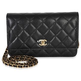 Chanel Portafoglio con catena CC in pelle caviar matelassé nera