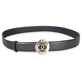 Cinturón Chanel de piel de cordero azul marino con logotipo CC Paris oro champán 95/38