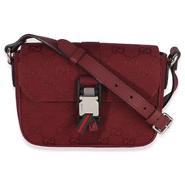 Borsa a tracolla piccola Gucci in tela monogramma GG bordeaux con fibbia