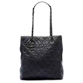 Tote Chanel CC in pelle di agnello matelassé nera con Wild Stitch e catena
