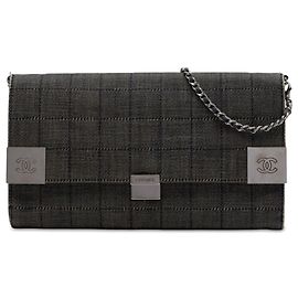 Bolso de hombro con solapa Chanel CC Chocolate Bar en denim gris