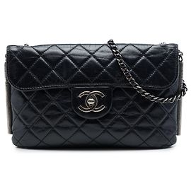 Borsa a tracolla Chanel CC trapuntata in vitello invecchiato goffrato LAX nera