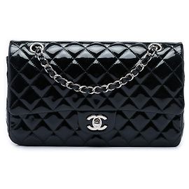 Borsa a tracolla Chanel Medium Classic Double Flap in vernice nera