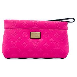 Clutch Louis Vuitton in neoprene scuba rosa con monogramma embossed