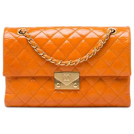 Borsa a tracolla Chanel Medium Quilted Crinkled Patent Pagoda Accordion Flap Arancione