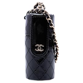 Chanel CC gestepptes Lackleder-Lippenstiftetui in Schwarz