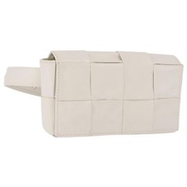 BOTTEGA VENETA MAXI INTRECCIATO Bolsa Cassette em couro Branco Prata