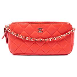 Clutch Chanel Orange CC de piel de cordero acolchada con doble cremallera y cadena