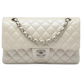 Chanel White Medium Classic Iridescent Caviar Double Flap
