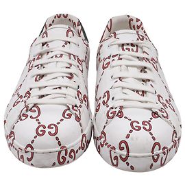 Sneakers basse Gucci Ace con stampa GG in pelle bianca