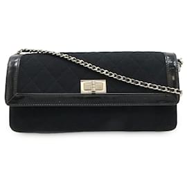 Borsa a tracolla Chanel 2.55 Matelassé in tela e pelle verniciata