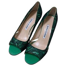 Décolleté in pizzo Manolo Blahnik