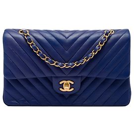 Borsa a tracolla Chanel Medium Classic Chevron in pelle d'agnello blu con doppia patta
