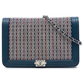 Borsa a tracolla Boy Wallet On Chain in pelle d'agnello blu con cristalli Chanel