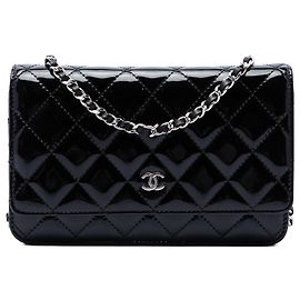 Borsa a tracolla Chanel CC Quilted Patent Wallet On Chain Nera