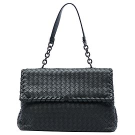 Bottega Veneta Olimpia Schultertasche Medium aus Nappa Intrecciato in Schwarz