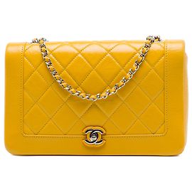 Borsa a tracolla vintage Chanel Full Flap in vitello grana grossa bi-matelassé gialla
