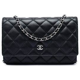 Borsa a tracolla Chanel CC in pelle d'agnello matelassé nera Wallet On Chain