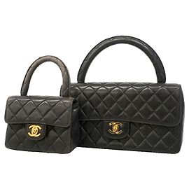 Bolsa Chanel em pele de cordeiro matelassé preta