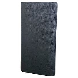 Louis Vuitton Taiga Portefeuille Brazza Long Wallet