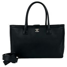 Borsa Chanel Executive Tote in pelle di vitello grana nera