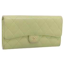 Cartera larga CHANEL Matelasse de piel de cordero verde y dorado CC Auth 197728