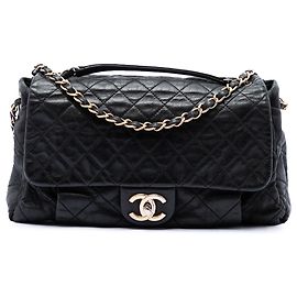 Bolso de hombro Chanel Large Quilted Iridescent Calfskin Chic Quilt Flap negro