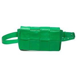 Mini borsa cintura Bottega Veneta Cassette in pelle di vitello Intrecciato verde