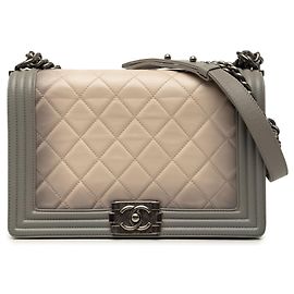 Borsa a tracolla Chanel Boy Flap Medium in vitello matelassé Ombre Beige