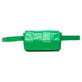 Borsa cintura Mini Cassette Intrecciato in pelle di vitello Paper verde Bottega Veneta