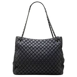 Chanel New Bubble Large Tote aus gestepptem Kalbsleder in Blau