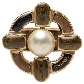 Chanel Ring goldplattiert mit Logo, floralem Emaille und Kunstperlen