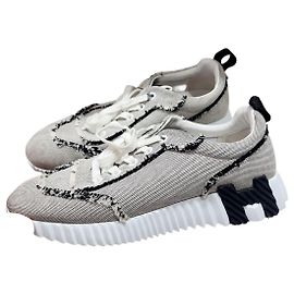 Hermès Sneaker aus Stoff