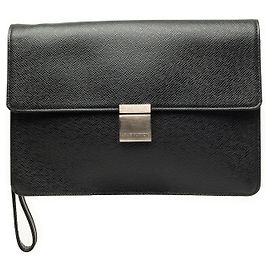 Bolso de mano Louis Vuitton Taiga Selenga Negro