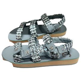 Sandali Chanel in Tweed Verde con Fibbia con Strass
