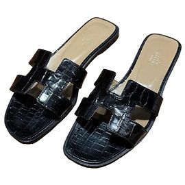 Hermès Oran en piel de aligátor negro, Talla 39