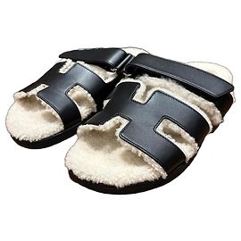 Hermès Sandali Chypre in shearling