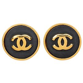 Orecchini a clip rotondi Chanel CC placcati in oro e resina