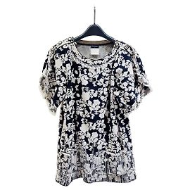 Top Chanel de seda con estampado de logotipo integral
