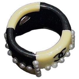 Chanel Ringe aus Kunststoff Mehrfarbig