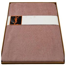 Coperta Yves Saint Laurent in Acrilico Rosa Cipria