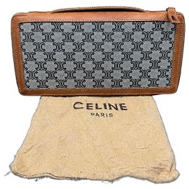Céline Carteira com fecho Celine Triomphe em tela revestida e couro