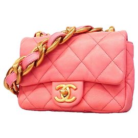 Bolsa de Ombro Chanel Matelassé com Corrente em pele de cordeiro rosa