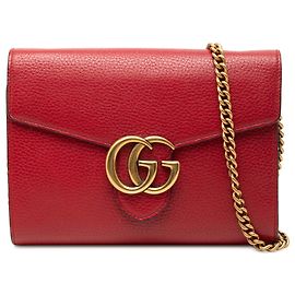 Portafoglio Gucci Red GG Marmont in pelle di vitello con catena