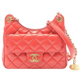 Chanel Borsa Hobo Wavy CC in vitello graffiato lucido rosa Small