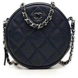 Clutch rotonda Chanel Blue CC matelassé in pelle caviar con catena