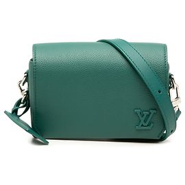 Portafoglio indossabile Louis Vuitton Green Aerogram Fastline