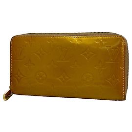 Louis Vuitton Vernis Zippy Wallet in Beige Poodle
