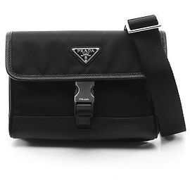 Prada Bolso bandolera para móvil de nailon con logotipo triangular Saffiano Negro